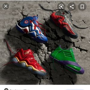 Basketball shoes male.brand new with original box